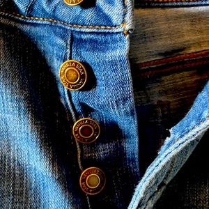 Distressed Vanilla Star Jeans